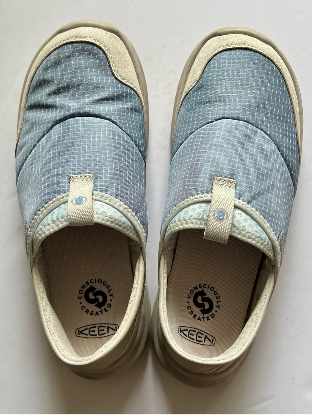 Keen Whyser blue denim slip on shoes US Women’s 9 EUC
